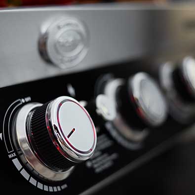 Illuminated knobs on the gas barbecue 