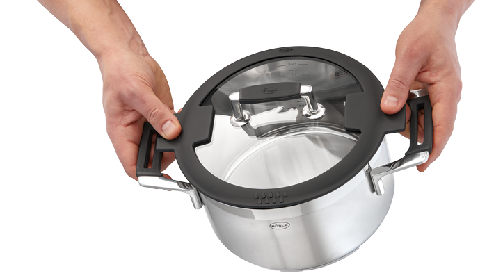 Silence Pro Deckel liegt bündig auf dem Topf. Perfekt zum abgießen von Wasser