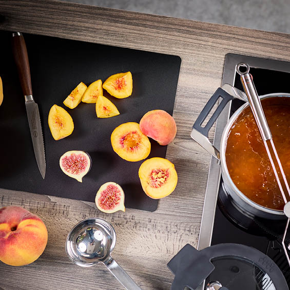 Peach and fig jam in the Silence Pro 24 cm saucepan