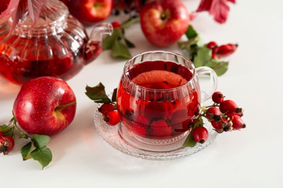 Apfel-Hagebutten-Tee