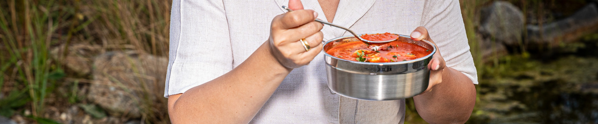 Dose FLEXX 2GO Runde Dose FLEXX 2GO gefüllt mit Suppe