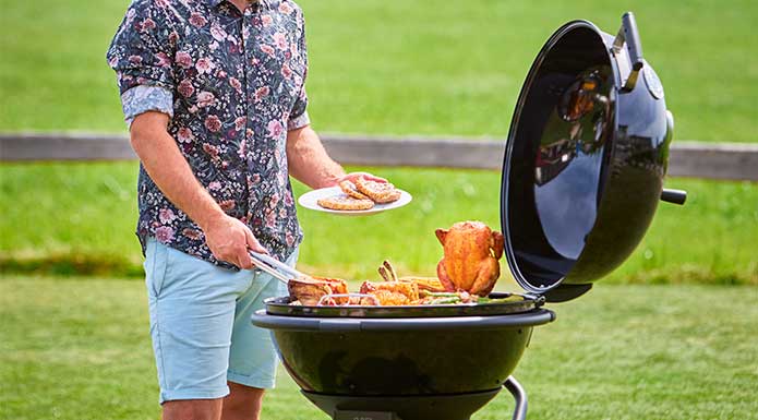 Grillen auf dem Holzkohle Kugelgrill No.1 F60 NERO