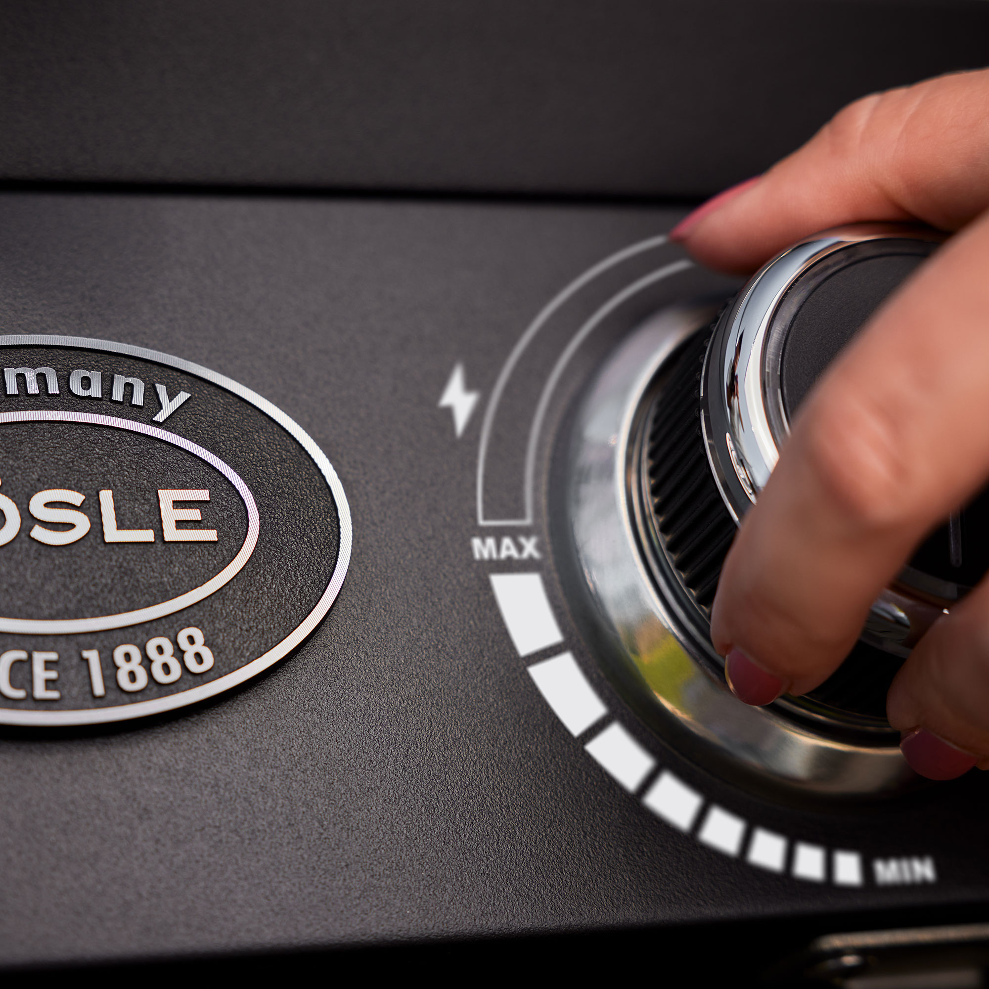 RÖSLE Gasgrill Videro Portable PRO G2 mit Temperaturregler Gasgrill Videro Portable PRO G2 mit einem Handgriff, der den Temperaturregler von minimal...