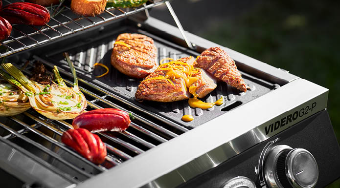 Gasgrill BBQ-Portable Videro G2-P Grillgut auf Gasgrill