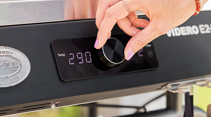 Digitale Anzeige Elektrogrill Digitale Anzeige wird mit Drehknopf bedient