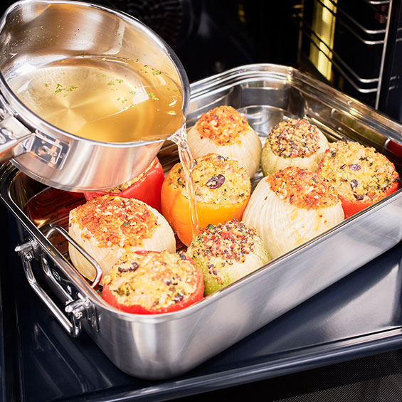 Gefülltes Gemüse Gefülltes Gemüse in dem Bräter Rechteckig Expertiso