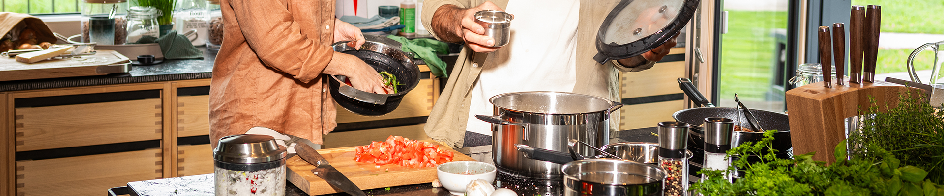 Silence PRO Töpfe der Serie Silence Pro auf dem Herd