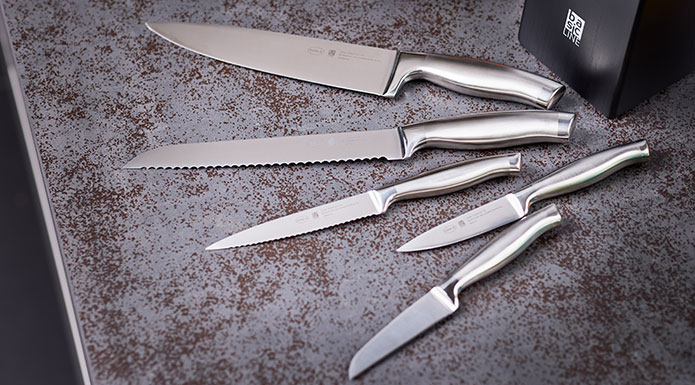 All knives of the Basic Line series 
