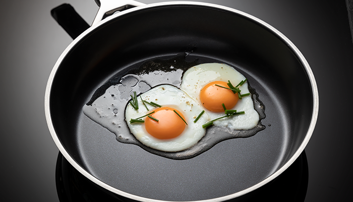 Keramik ProCeraPlus Spiegelei in der Bratpfanne Silence Pro mit der Keramikbeschichtung ProCeraPlus