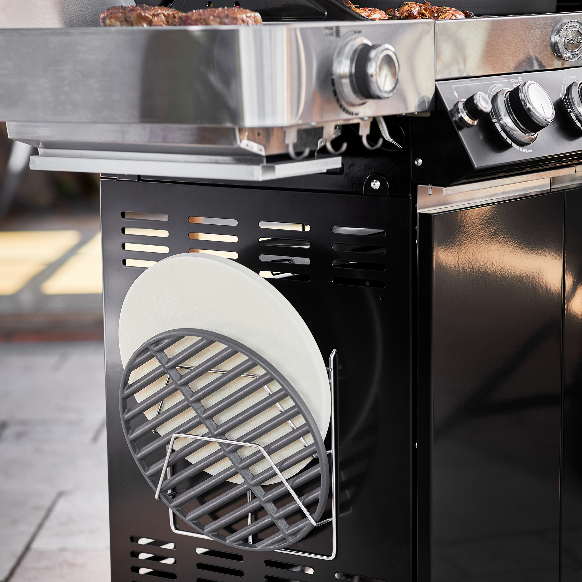 RÖSLE Gasgrill Videro G3-S mit Ablage Gasgrill Videro G3-S in Schwarz mit Ablage für Grillzubehör.