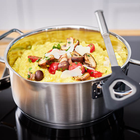 Saffron Risotto in the Expertiso 24 cm Cooking Pot