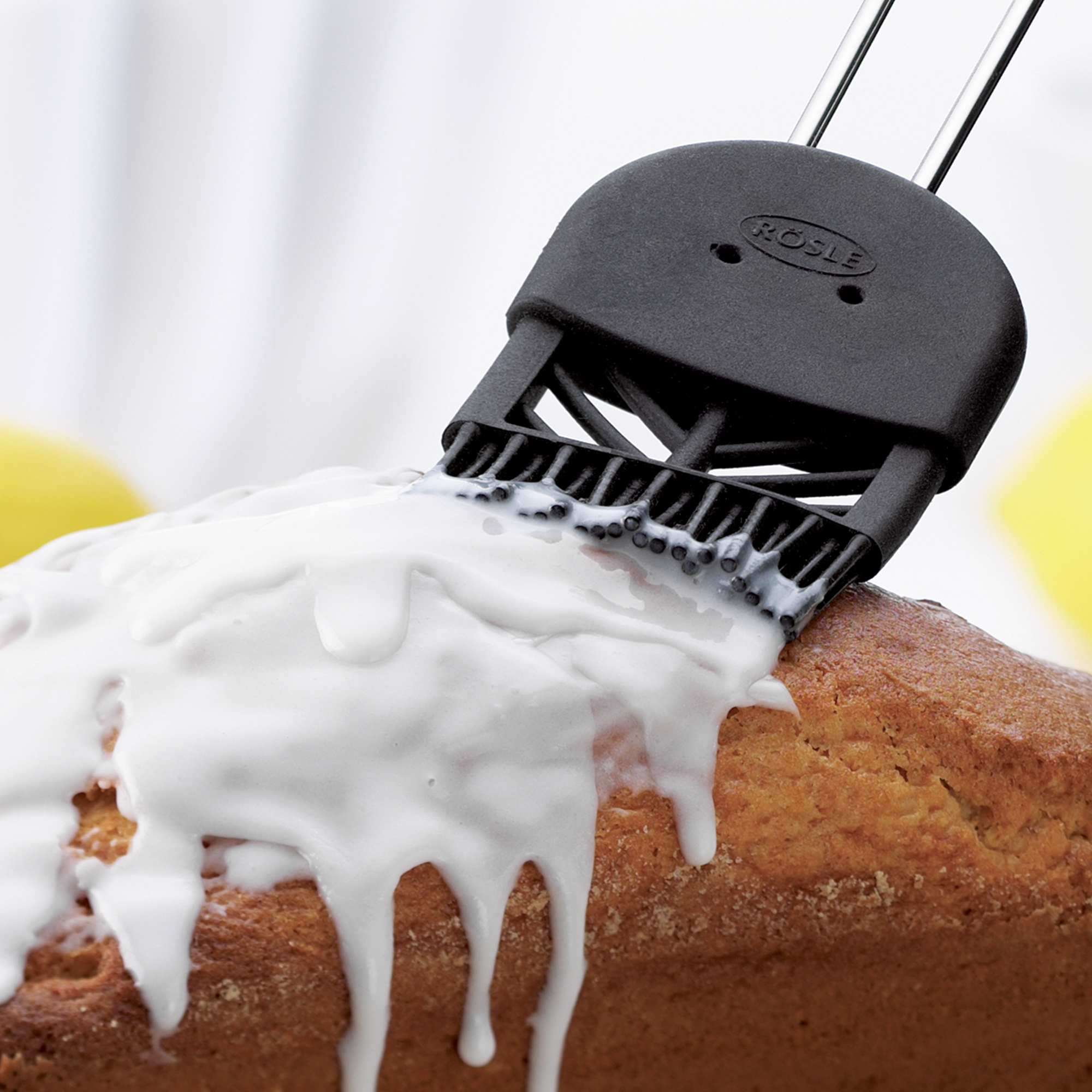 RÖSLE silicone baking brush Baking brush made of silicone, black, is used to coat a cake with icing.