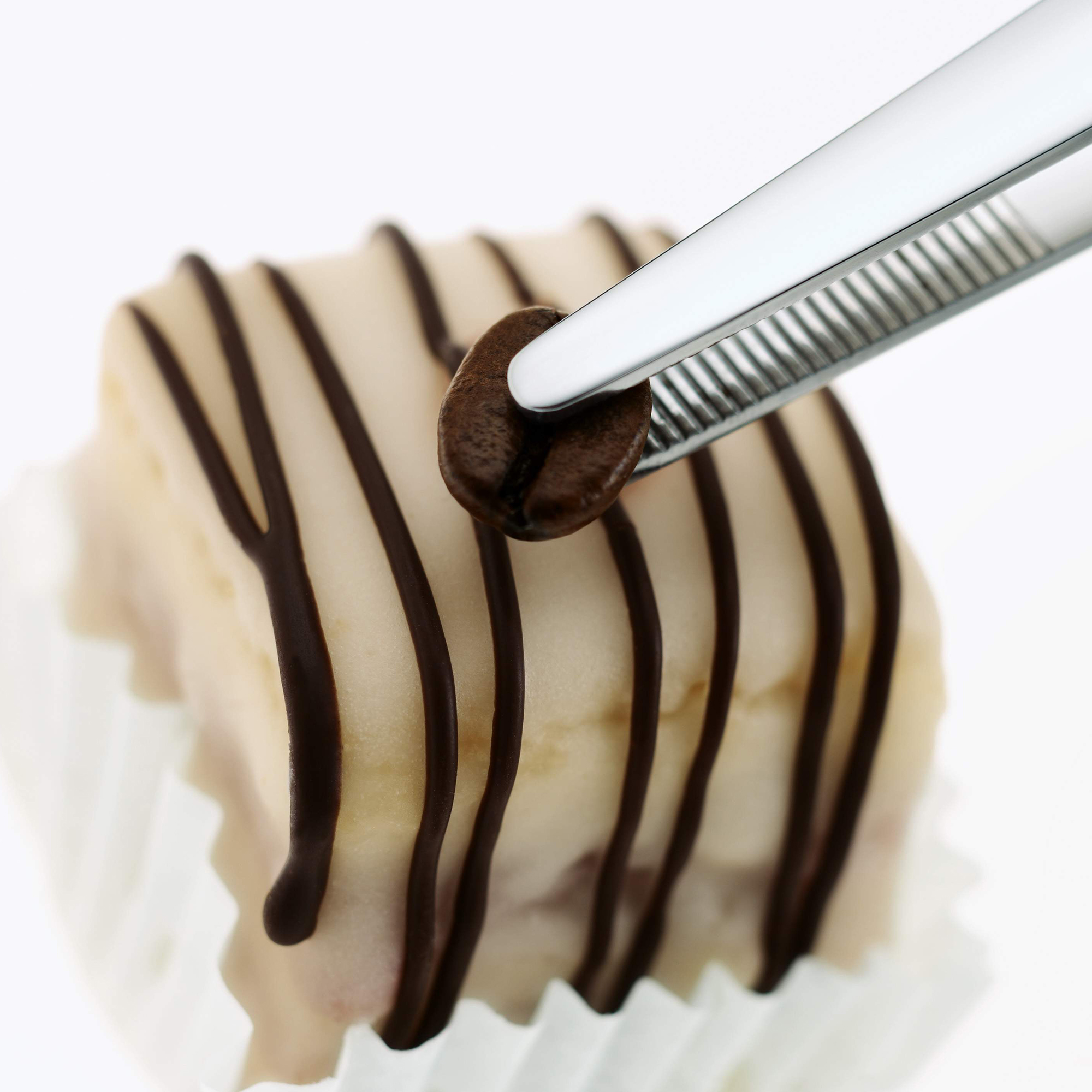 RÖSLE patisserie tongs for decorating desserts Stainless steel patisserie tongs, used to decorate a dessert with a coffee bean.