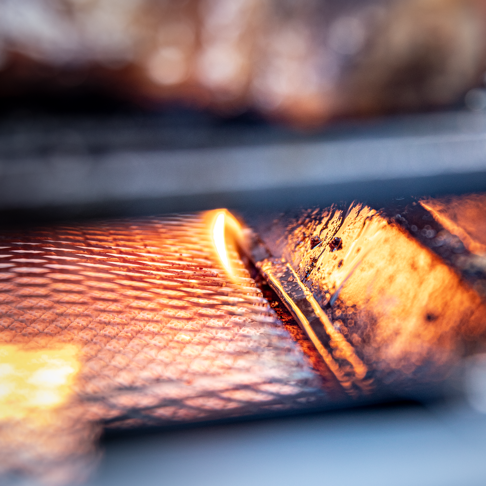 RÖSLE Blazeflame Master Grill Blazeflame Master Grill mit glühenden Kohlen und Grillrost.