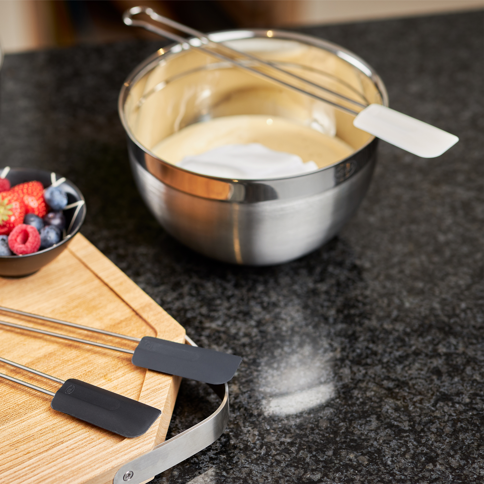 RÖSLE dough scraper and bowl with dough Dough scraper in white, 26 cm, made of stainless steel with silicone coating, next to a bowl...