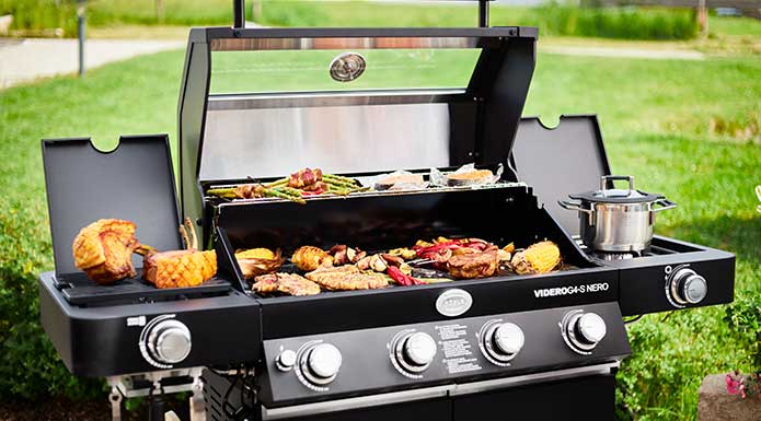 Barbecueing with the BBQ-Station Videro G4-S Nero gas barbecue 