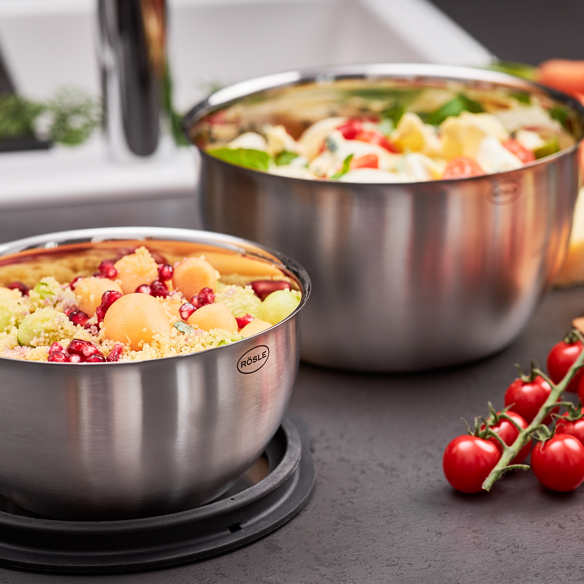 RÖSLE Basic Line bowl, stainless steel, 20 cm Basic Line stainless steel bowl, 20 cm diameter, filled with fresh fruit and vegetables, with...