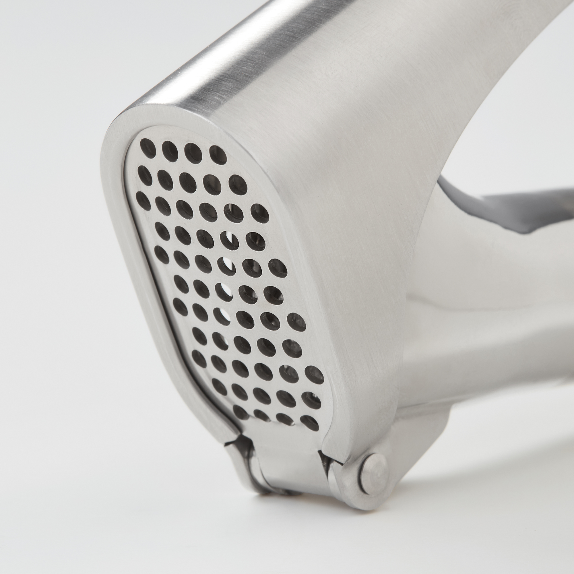 RÖSLE Knoblauchpresse Knoblauchpresse aus Edelstahl, 18 cm, mit Lochmuster für effizientes Pressen von Knoblauch.