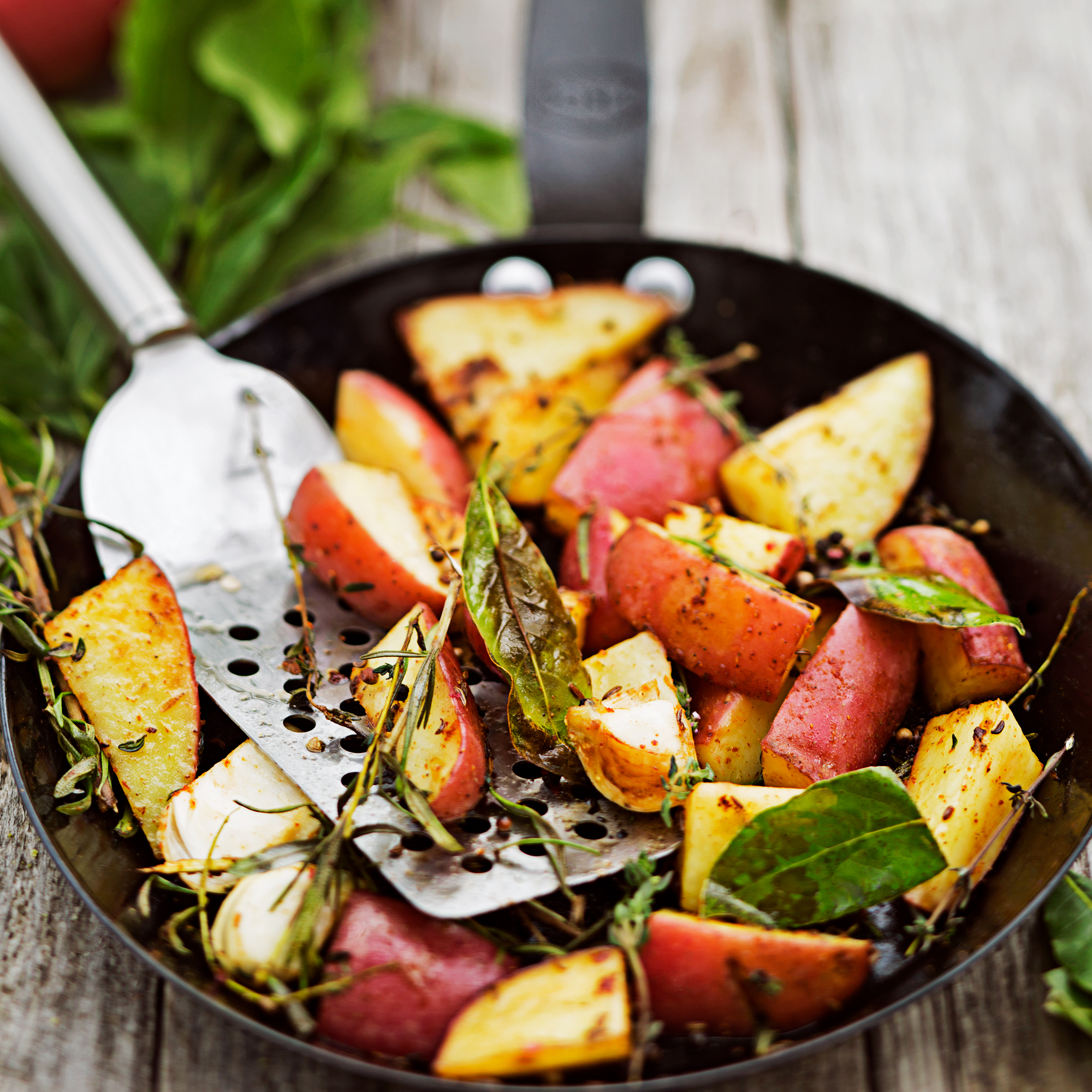 RÖSLE sandwich pallet Sandwich pallet, black, made of stainless steel, for turning fried vegetables, with perforated...