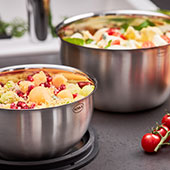 Basic Line Schüsseln mit Salat der Serie Basic Line