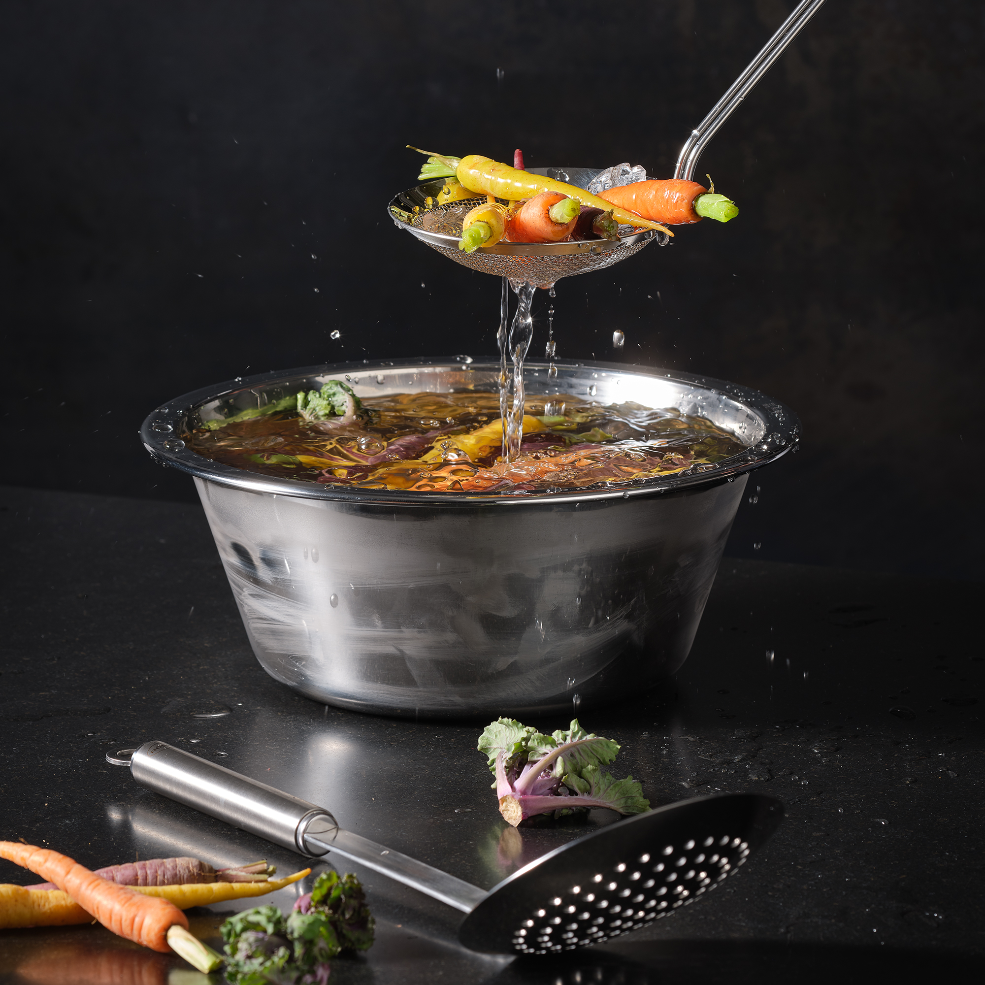 RÖSLE coarse-meshed sieve spoon Sieve spoon with round handle, coarse mesh, made of stainless steel, for straining vegetables...