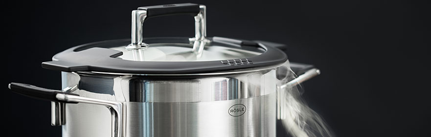 Steam is extracted through the steam outlet in the lid of the Silence Pro pot