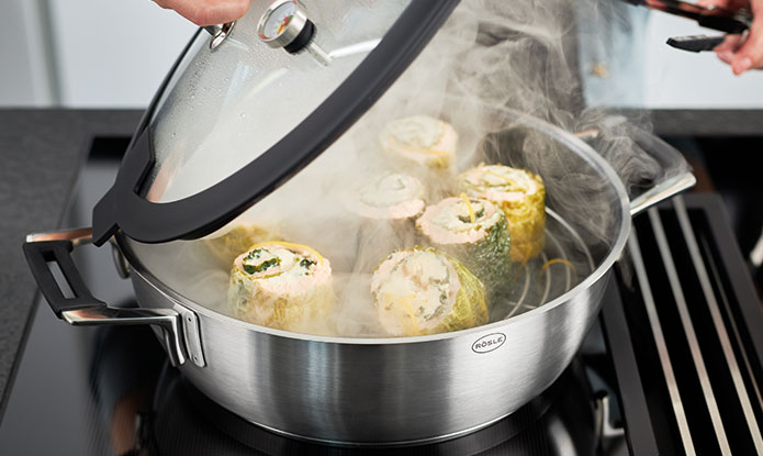 Aroma steamer Silence Pro Steamed savoy cabbage salmon rolls in Aroma steamer
