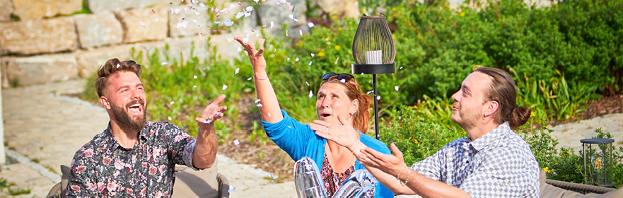 Offers Online Shop 3 friends throw confetti in the air